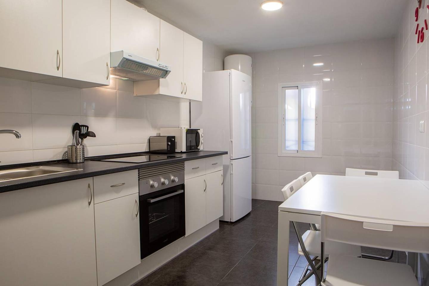 Lovely 3 Bedroom Apartment Next To Fuencarral Мадрид Экстерьер фото