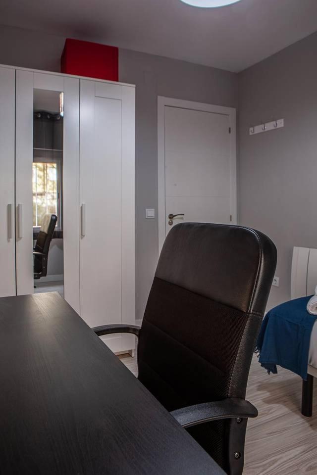 Lovely 3 Bedroom Apartment Next To Fuencarral Мадрид Экстерьер фото